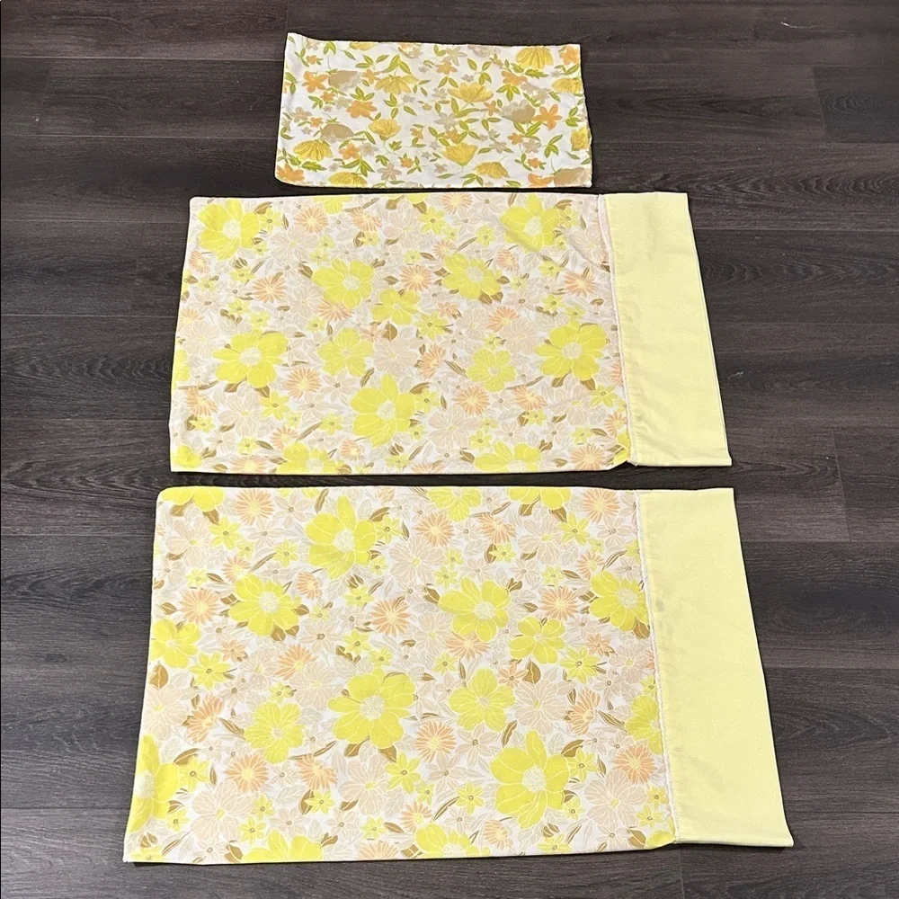Vintage Springmaid Floral Pillowcase Set in Yellow and Cream